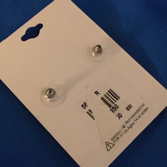 Earrings - Picture 3 of 3